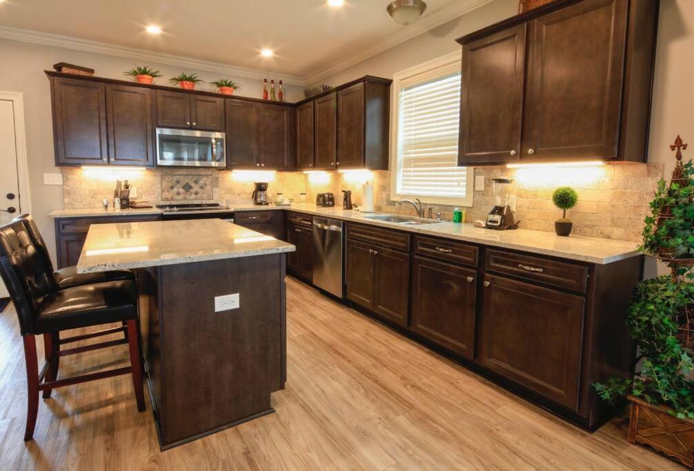 Luxury 2 Bedroom Townhouse #3 Lake Charles Esterno foto